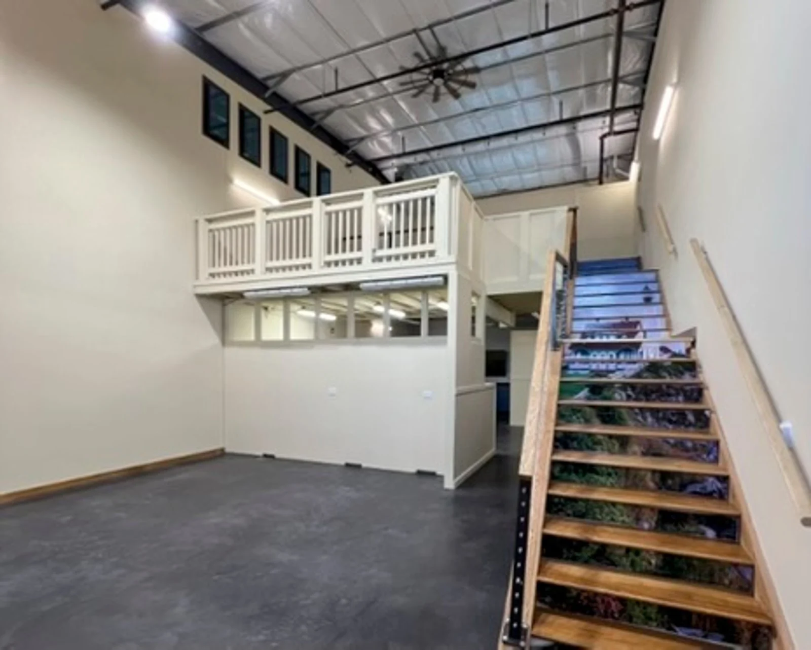 Property gallery — C-17 16